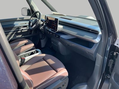 2025 Volkswagen ID. Buzz Pro S Plus 4MOTION w/Two-Tone