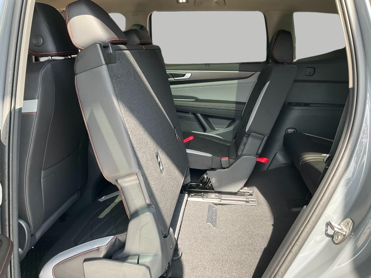 2026 Volkswagen Atlas 2.0T Peak Edition 4MOTION