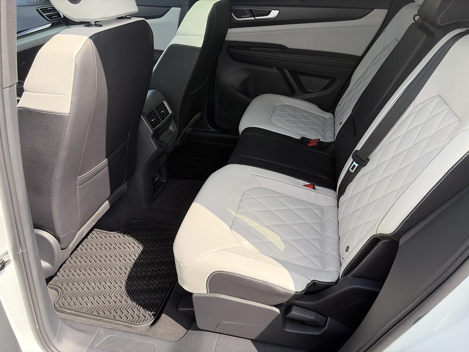 2026 Volkswagen Atlas Cross Sport 2.0T SEL Premium R-Line 4MOTION