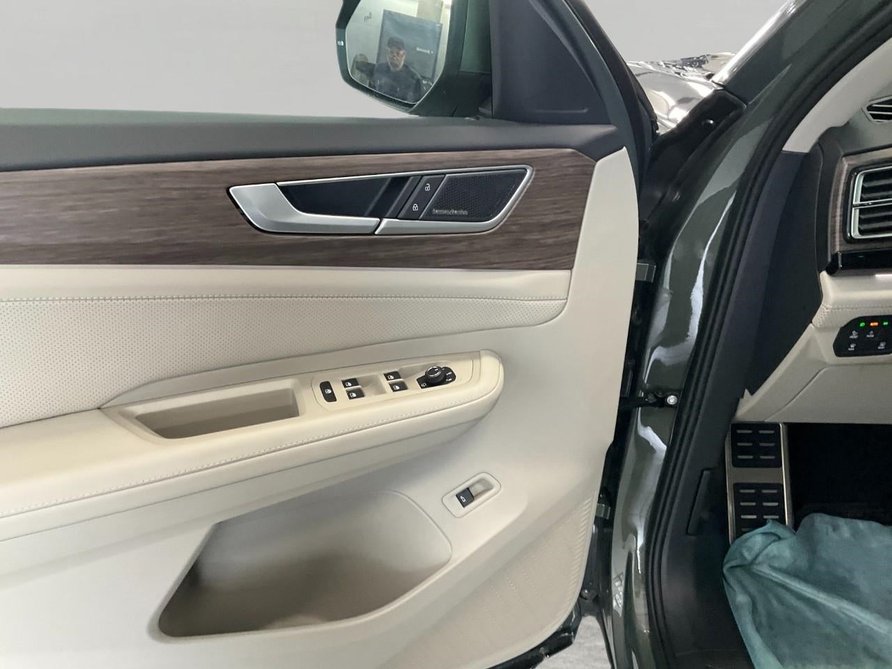 2026 Volkswagen Atlas 2.0T SEL Premium R-Line 4MOTION