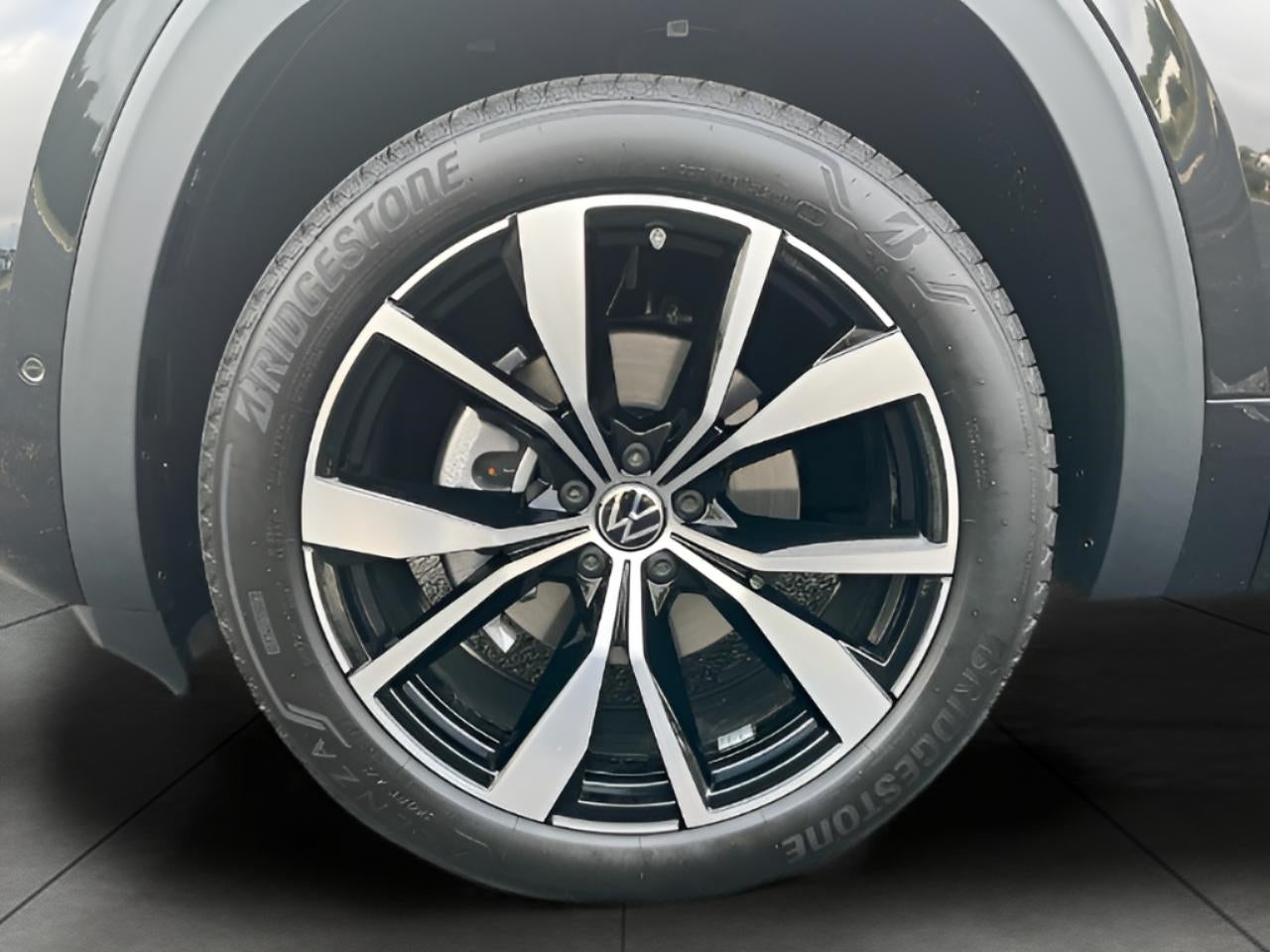 2026 Volkswagen Atlas 2.0T SEL Premium R-Line 4MOTION