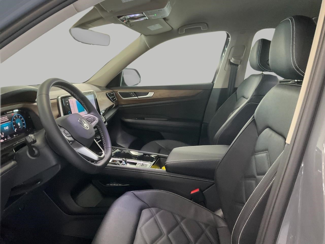 2026 Volkswagen Atlas 2.0T SE w/Technology 4MOTION