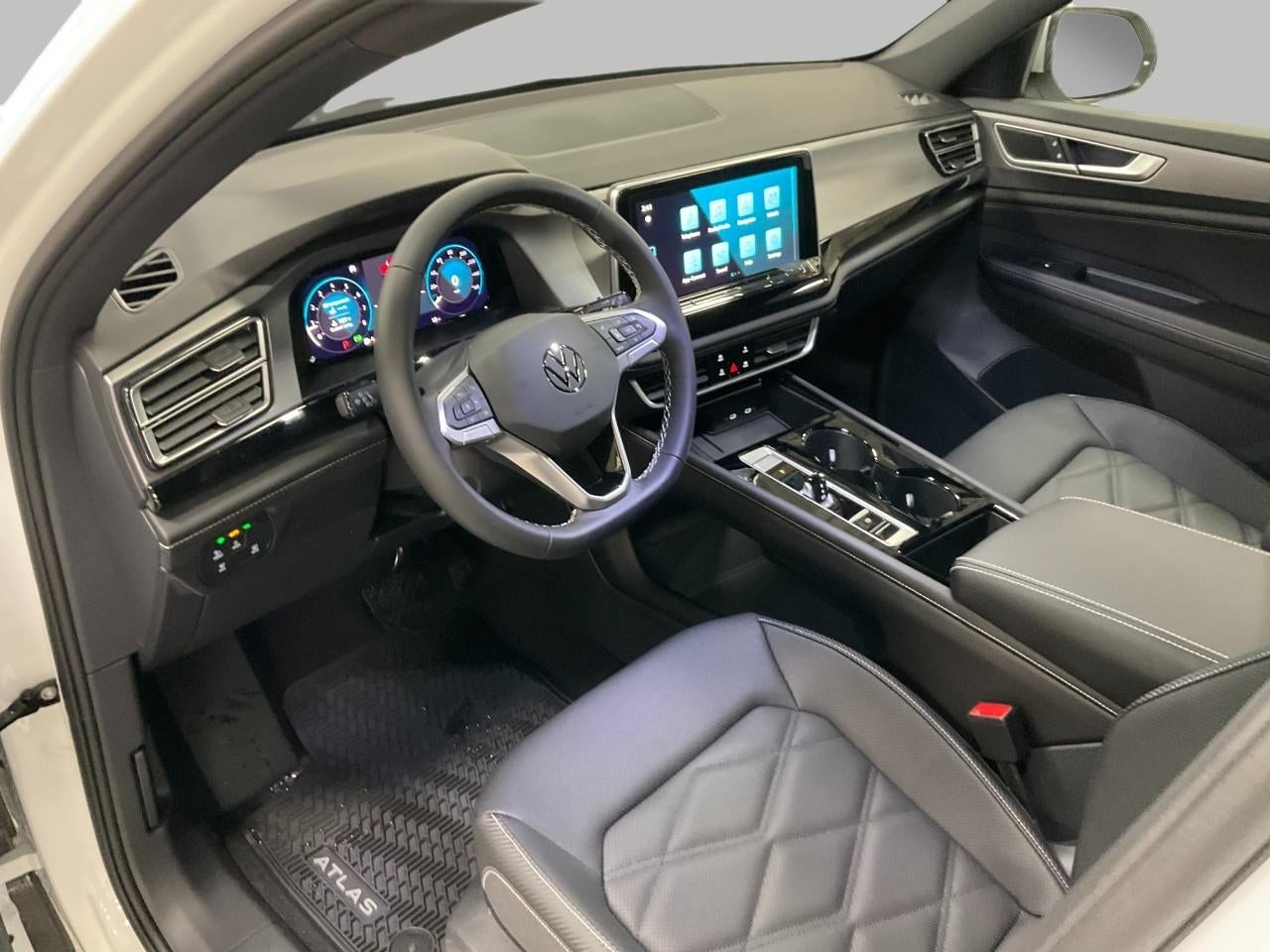 2026 Volkswagen Atlas Cross Sport 2.0T SE w/Technology 4MOTION