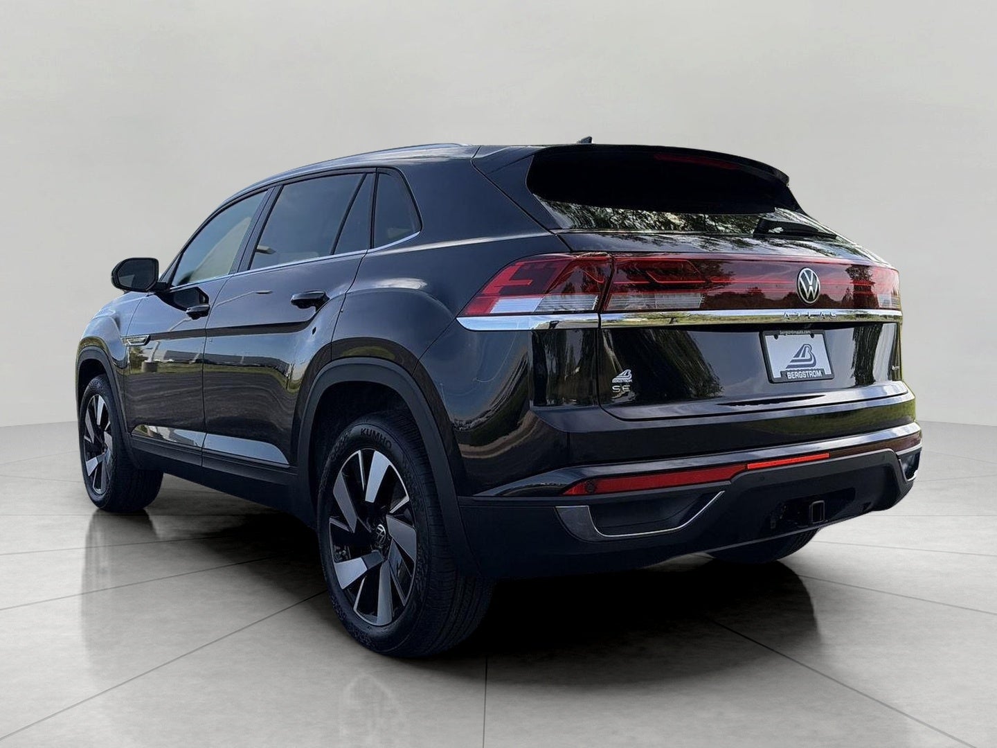 2026 Volkswagen Atlas Cross Sport 2.0T SE w/Technology 4MOTION