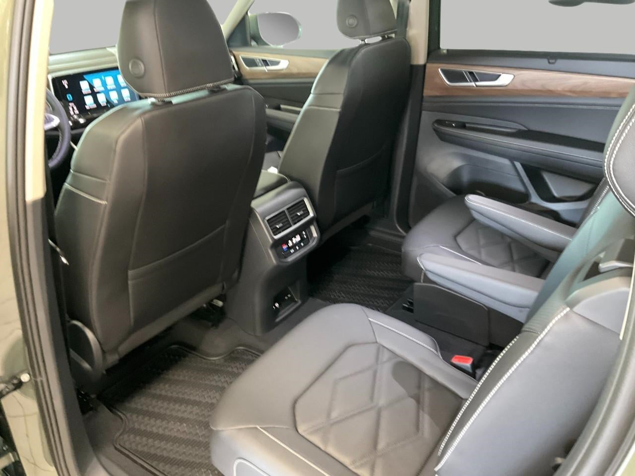 2026 Volkswagen Atlas 2.0T SE w/Technology 4MOTION