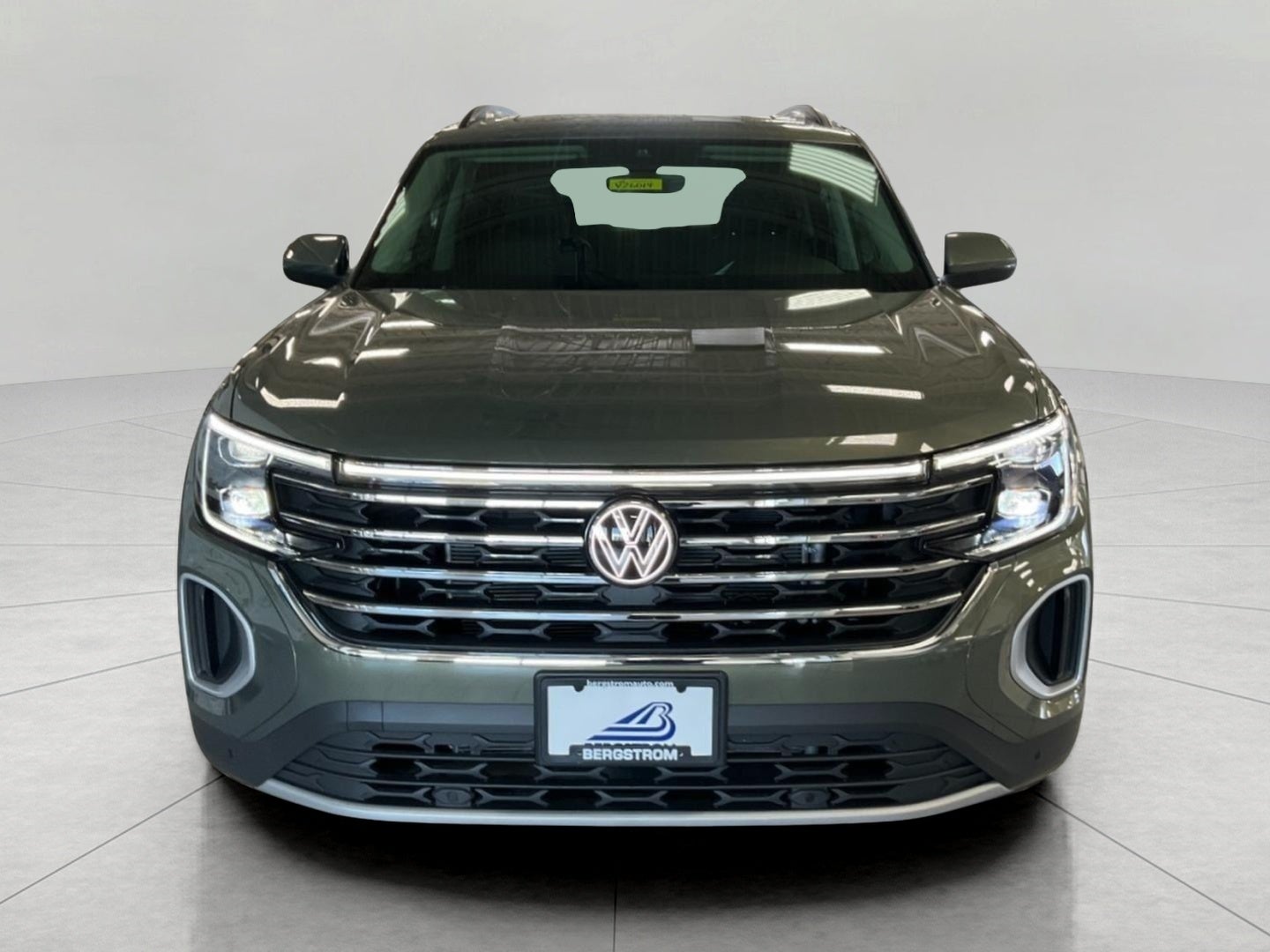2026 Volkswagen Atlas 2.0T SE w/Technology 4MOTION
