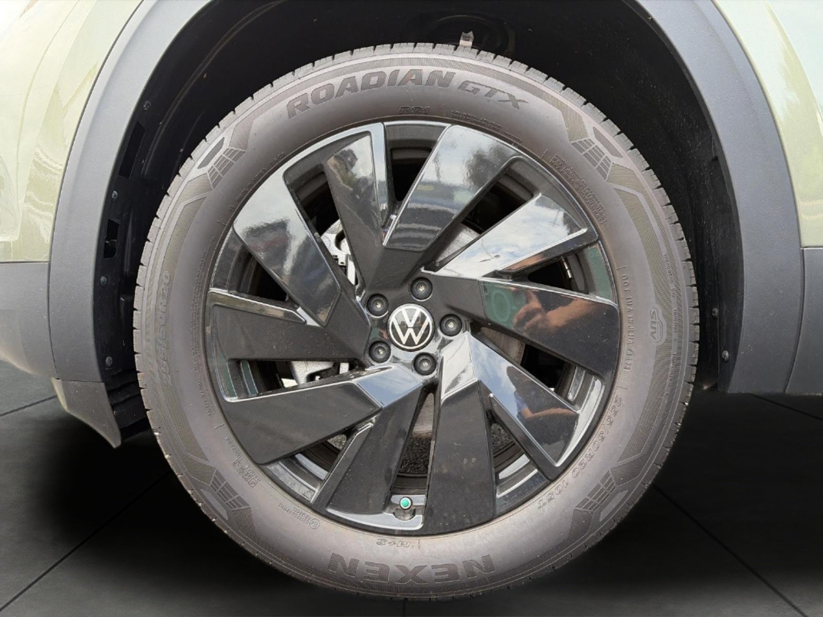 2026 Volkswagen Atlas 2.0T SE w/Technology 4MOTION