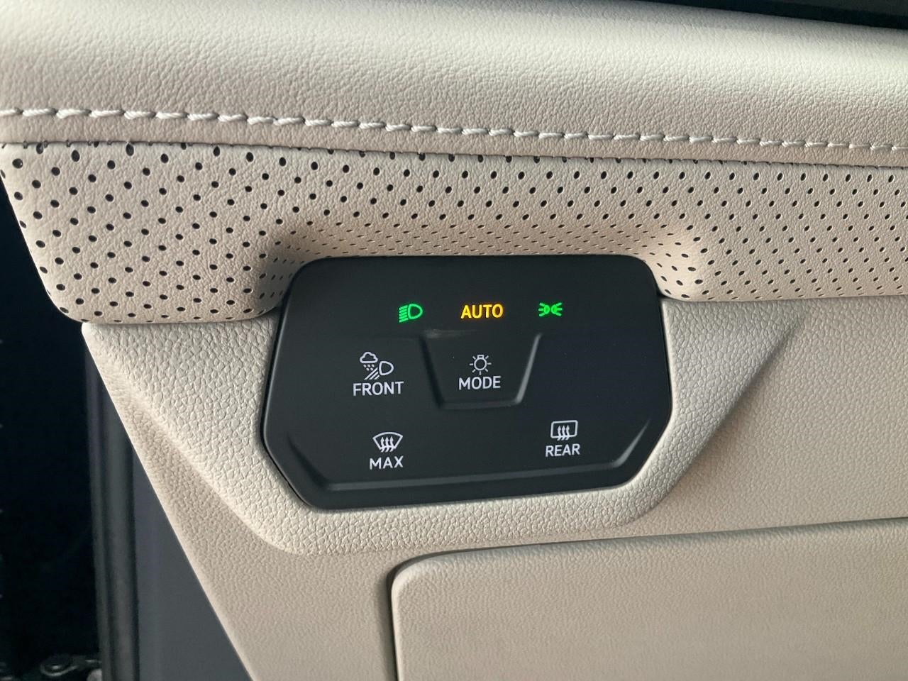 2026 Volkswagen Atlas 2.0T SE w/Technology 4MOTION