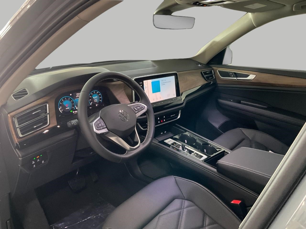 2026 Volkswagen Atlas 2.0T SE w/Technology 4MOTION