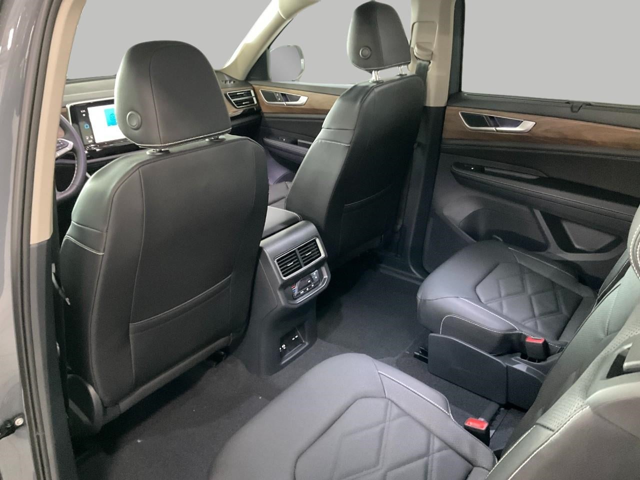 2026 Volkswagen Atlas 2.0T SE w/Technology 4MOTION