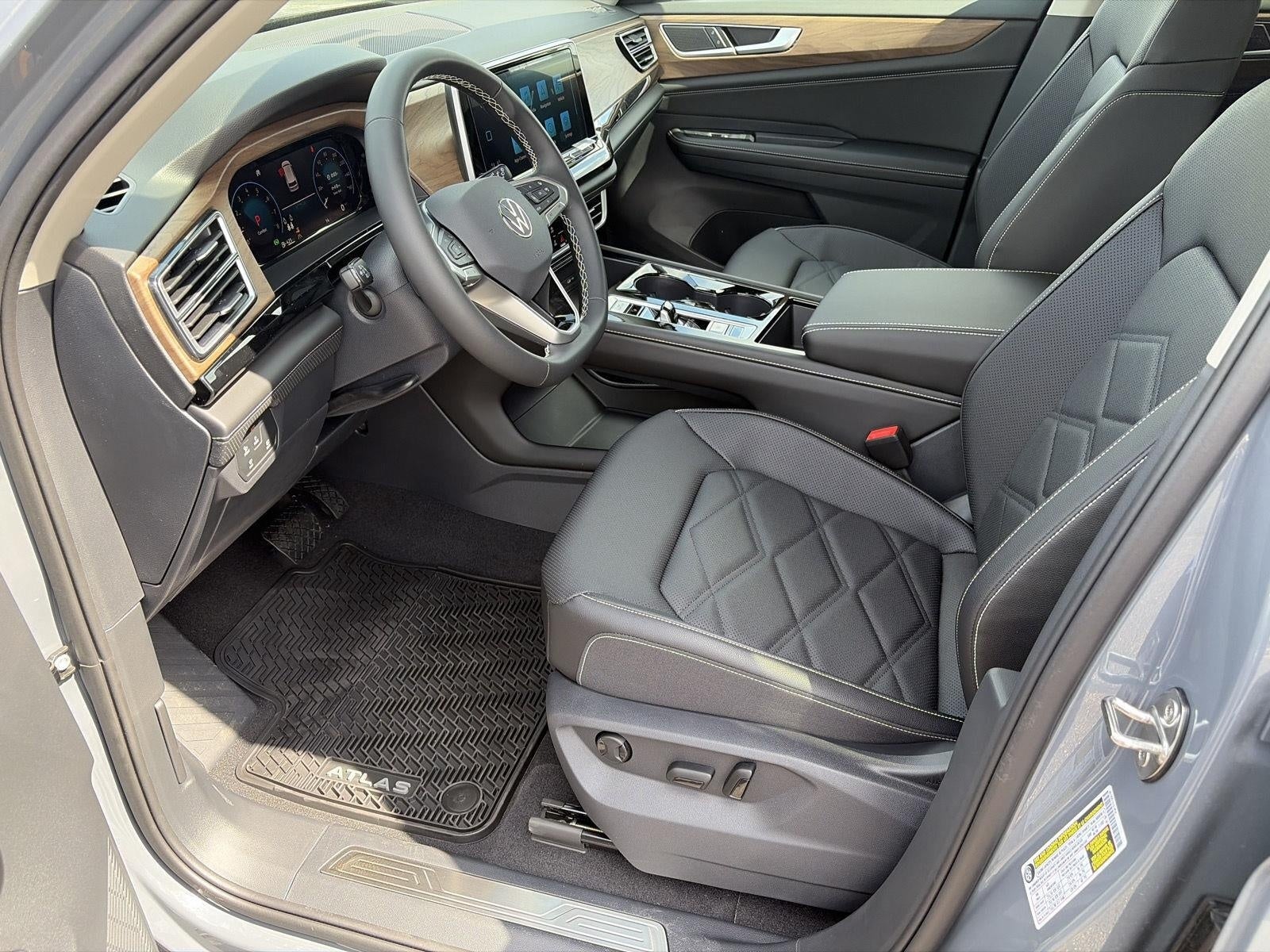 2026 Volkswagen Atlas 2.0T SE w/Technology 4MOTION