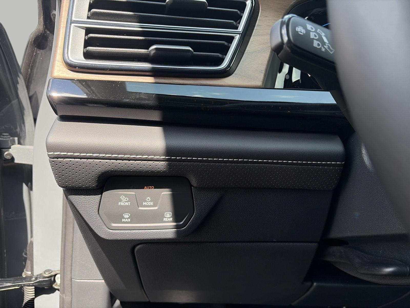 2026 Volkswagen Atlas 2.0T SE w/Technology 4MOTION