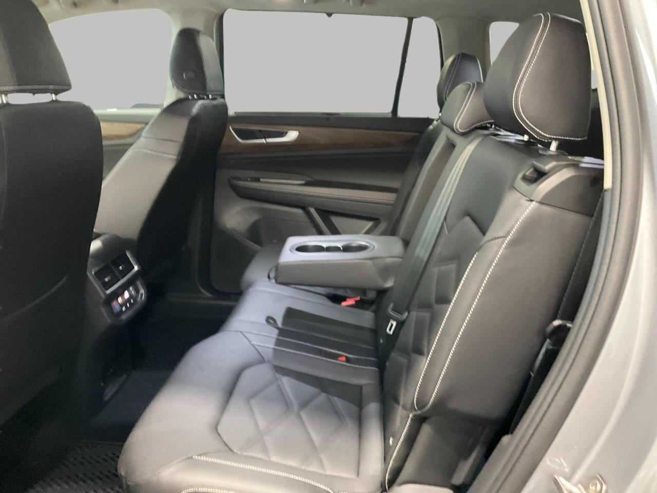 2026 Volkswagen Atlas 2.0T SE w/Technology 4MOTION