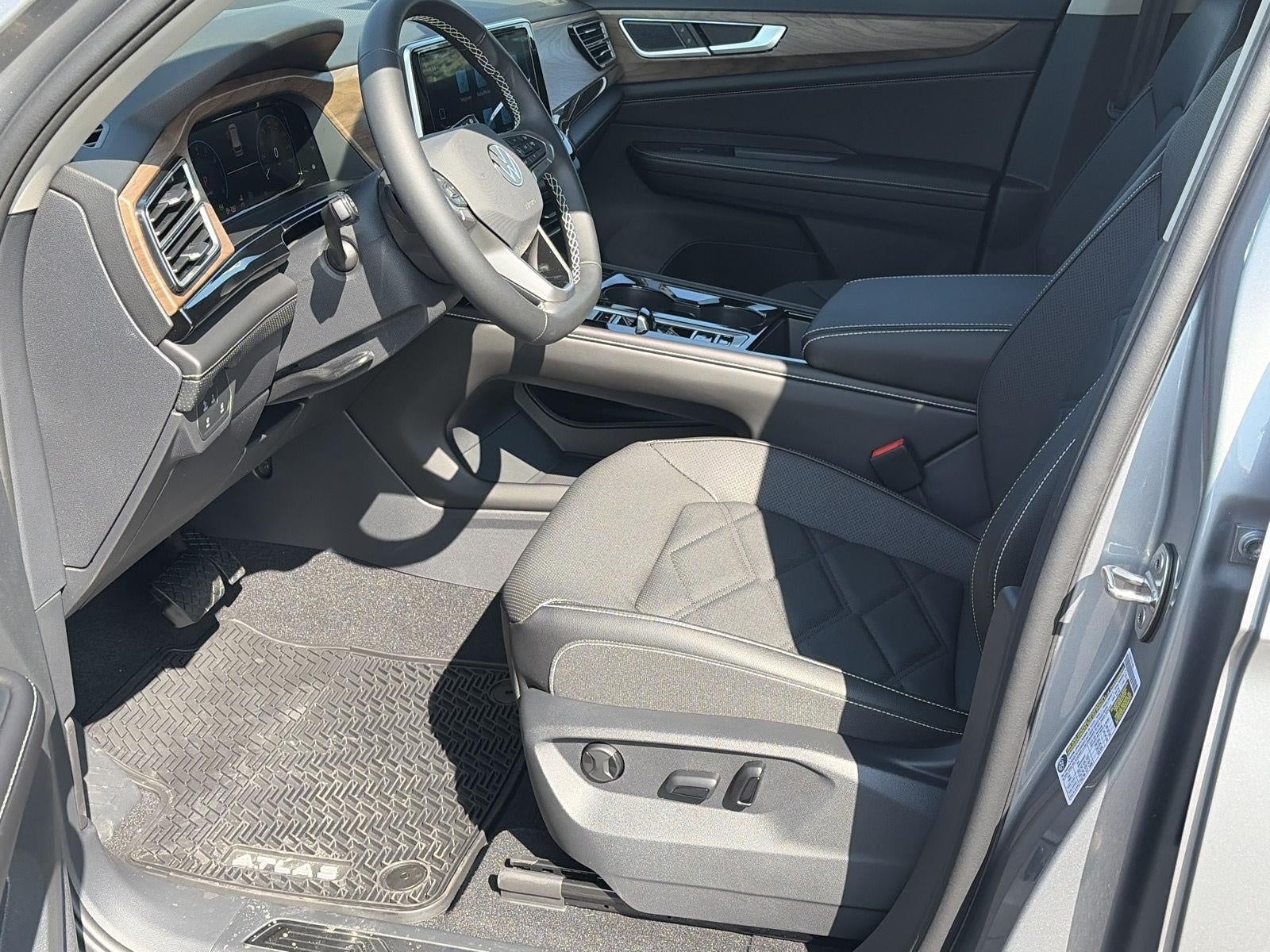 2026 Volkswagen Atlas 2.0T SE w/Technology 4MOTION