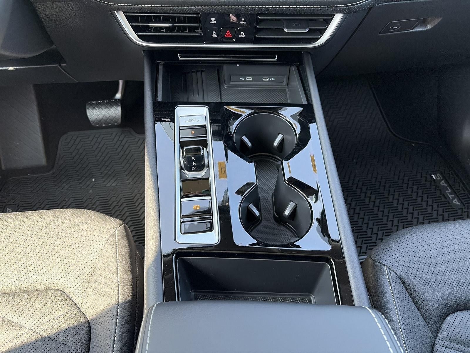 2026 Volkswagen Atlas 2.0T SE w/Technology 4MOTION