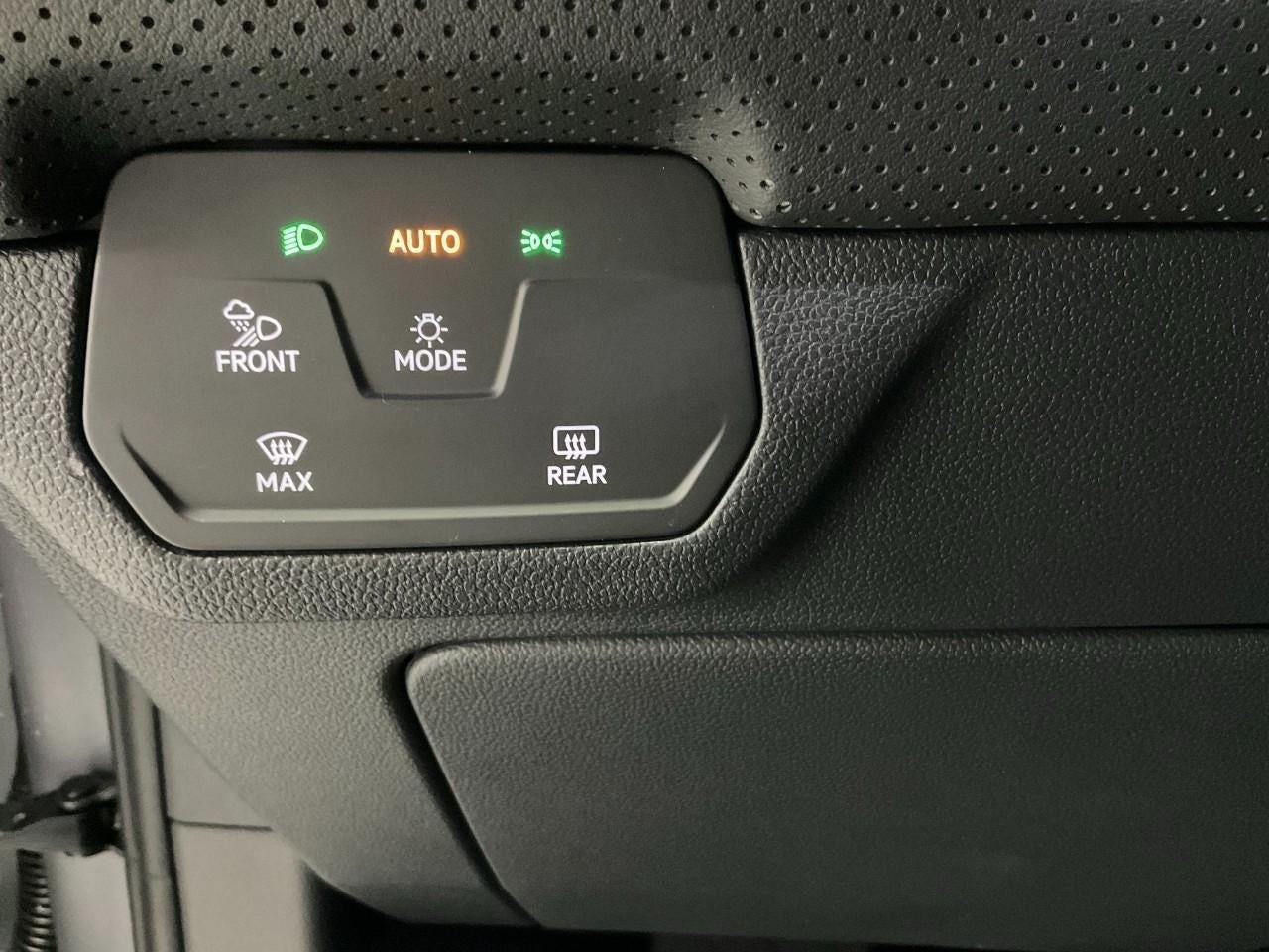 2026 Volkswagen Atlas Cross Sport 2.0T SE 4MOTION