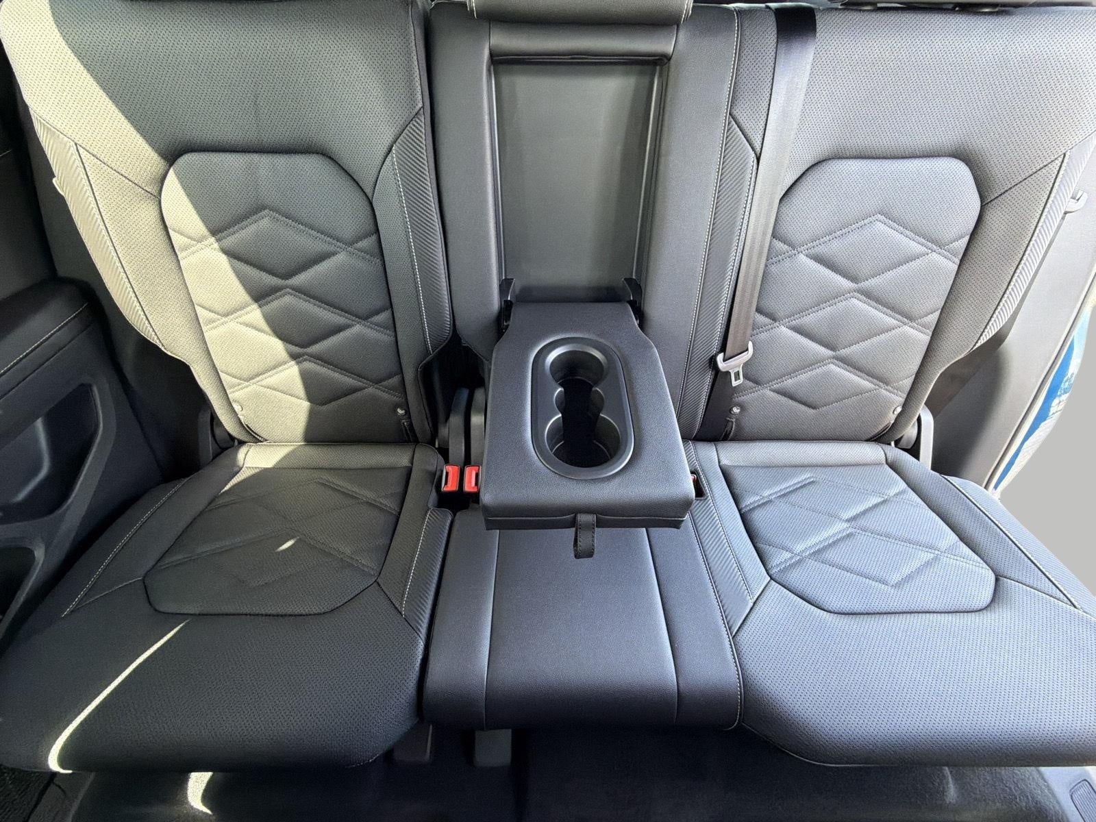 2026 Volkswagen Atlas Cross Sport 2.0T SE 4MOTION