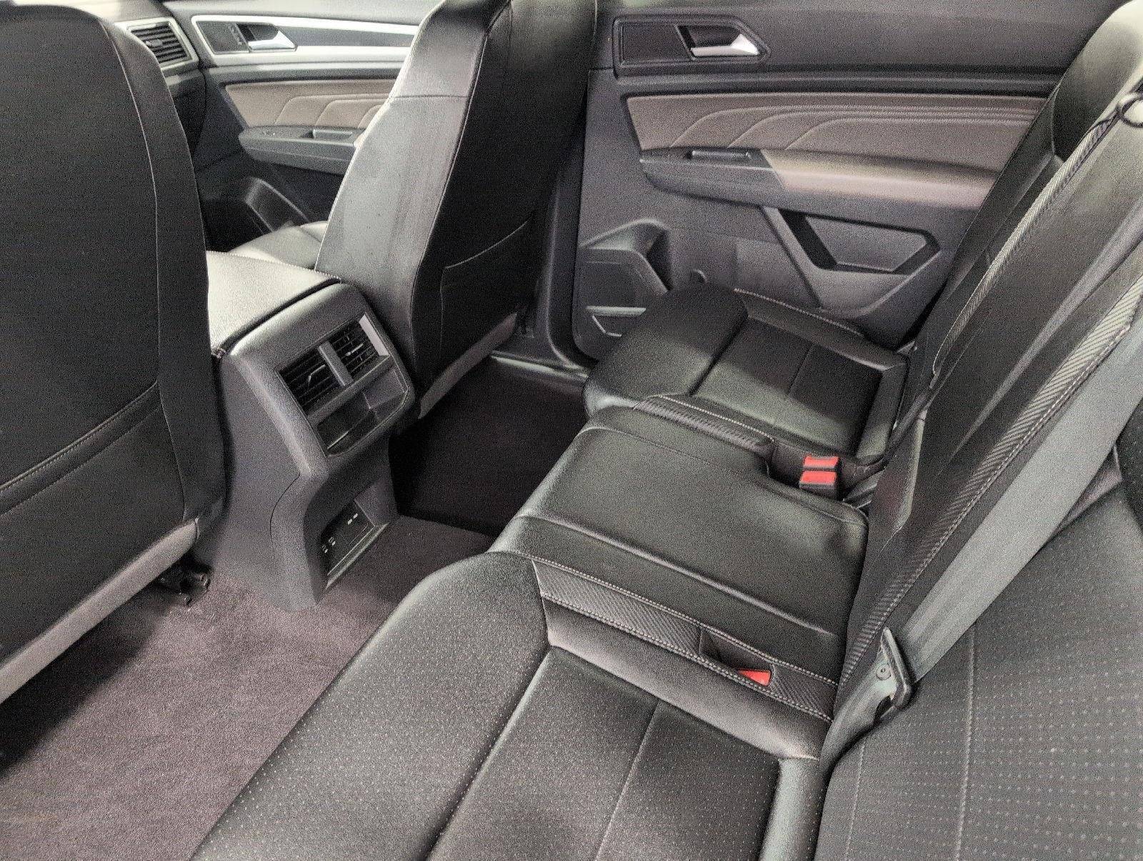 2021 Volkswagen Atlas Cross Sport 3.6L V6 SE w/Technology R-Line 4MOTION