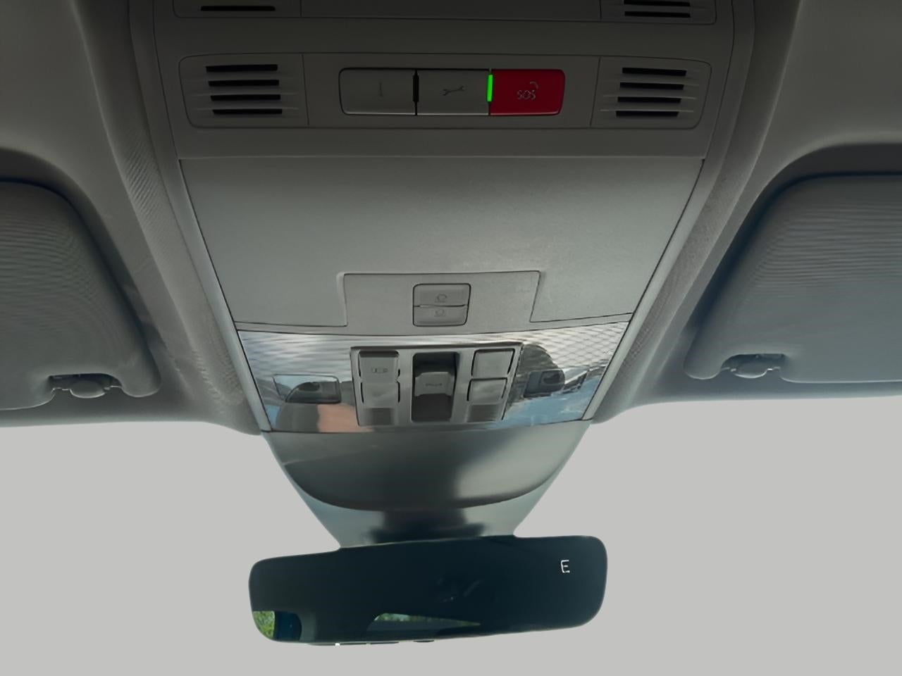 2025 Volkswagen Taos SE Black 4MOTION