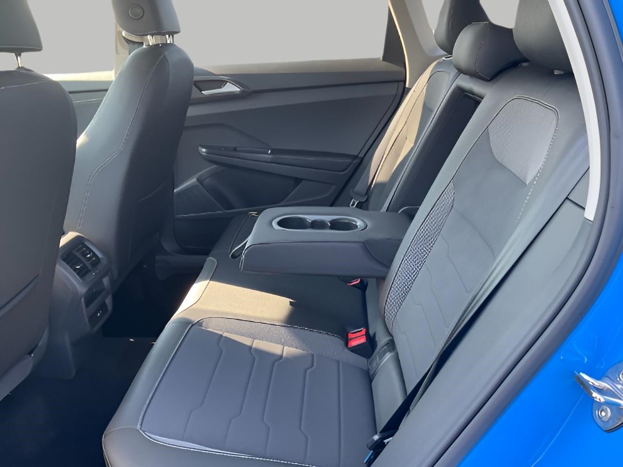 2025 Volkswagen Taos SE Black 4MOTION