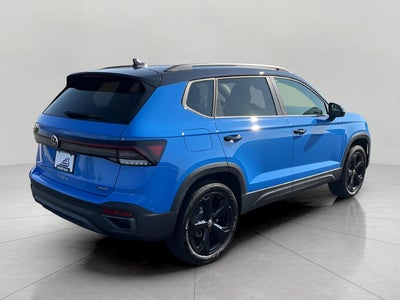 2025 Volkswagen Taos SE Black 4MOTION