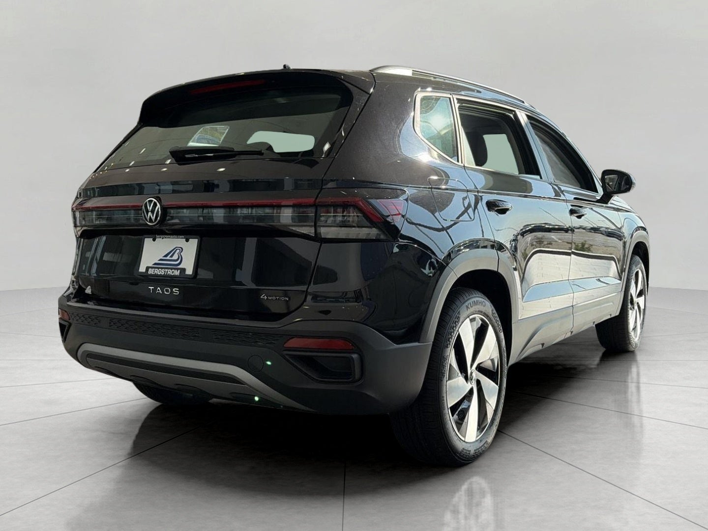 2026 Volkswagen Taos S 4MOTION