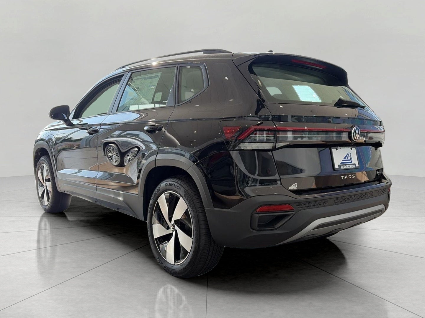 2026 Volkswagen Taos S 4MOTION