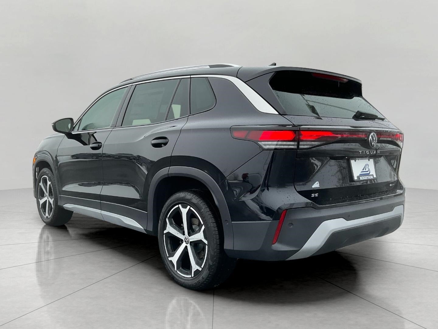 2025 Volkswagen Tiguan 2.0T SE 4MOTION