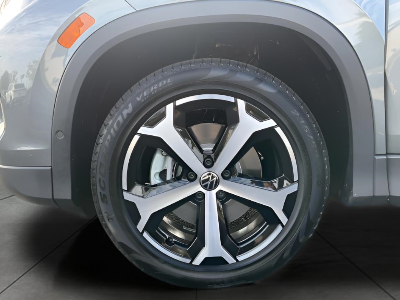 2025 Volkswagen Tiguan 2.0T SE 4MOTION