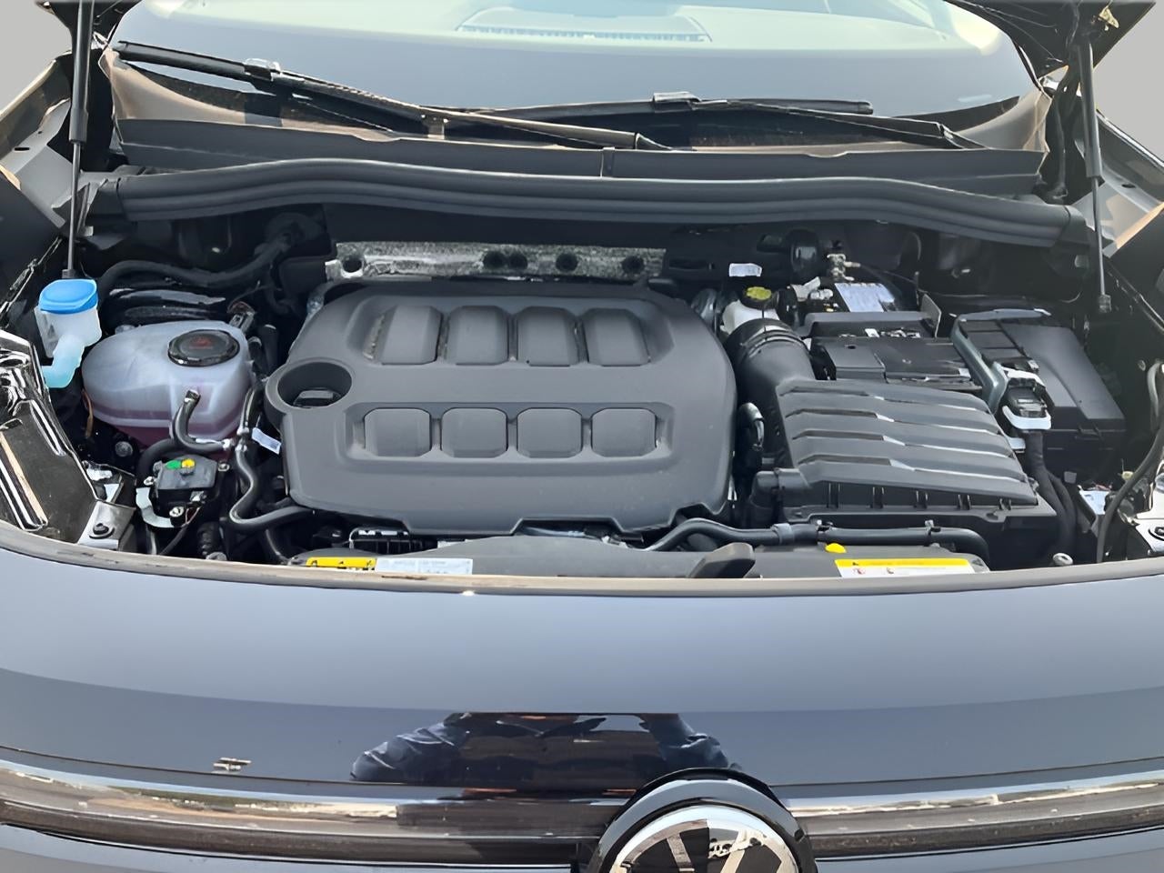 2025 Volkswagen Tiguan 2.0T SE 4MOTION