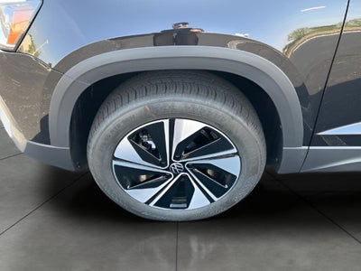2025 Volkswagen Taos SE 4MOTION