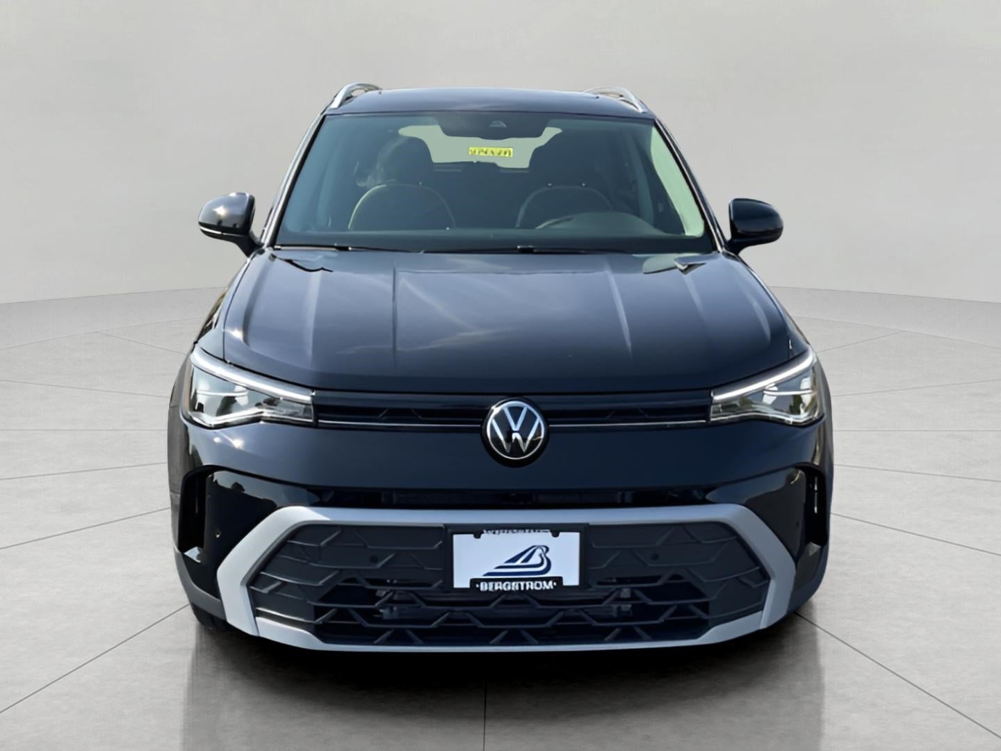 2025 Volkswagen Taos SE 4MOTION