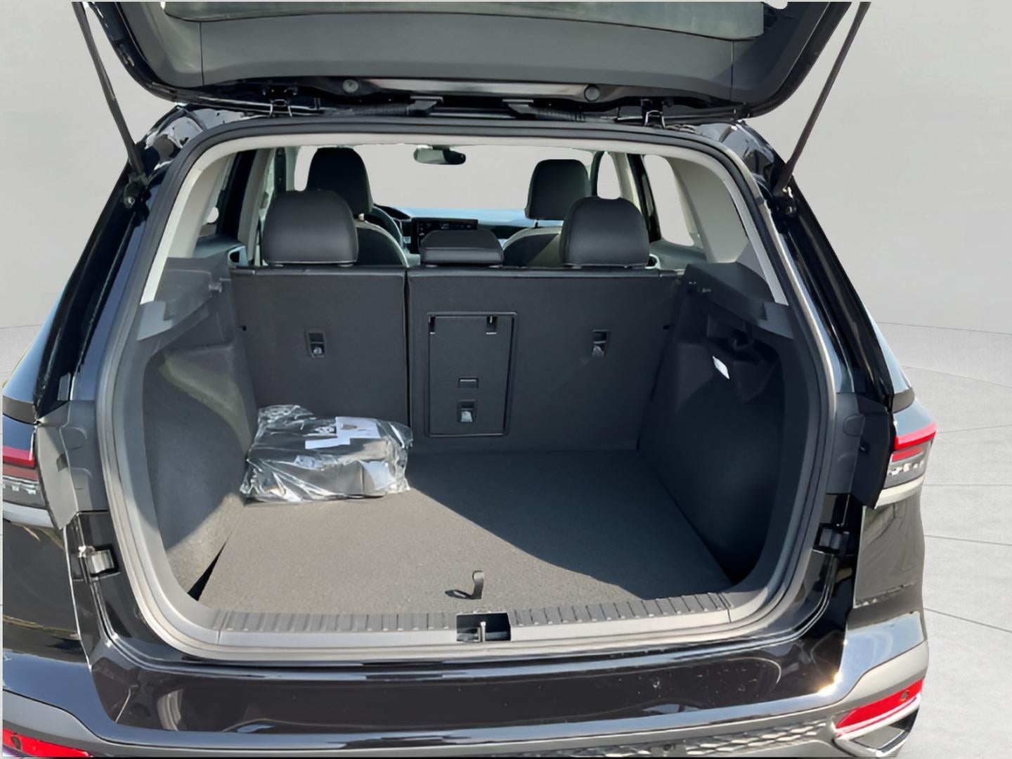 2025 Volkswagen Taos SE 4MOTION