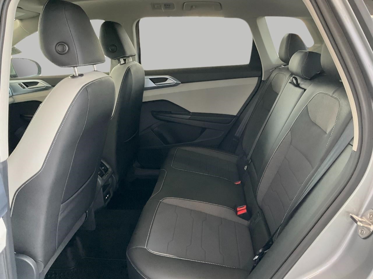2026 Volkswagen Taos SE 4MOTION