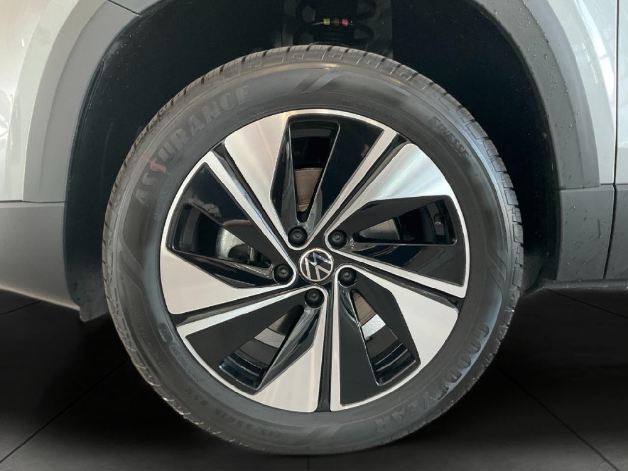 2026 Volkswagen Taos SE 4MOTION