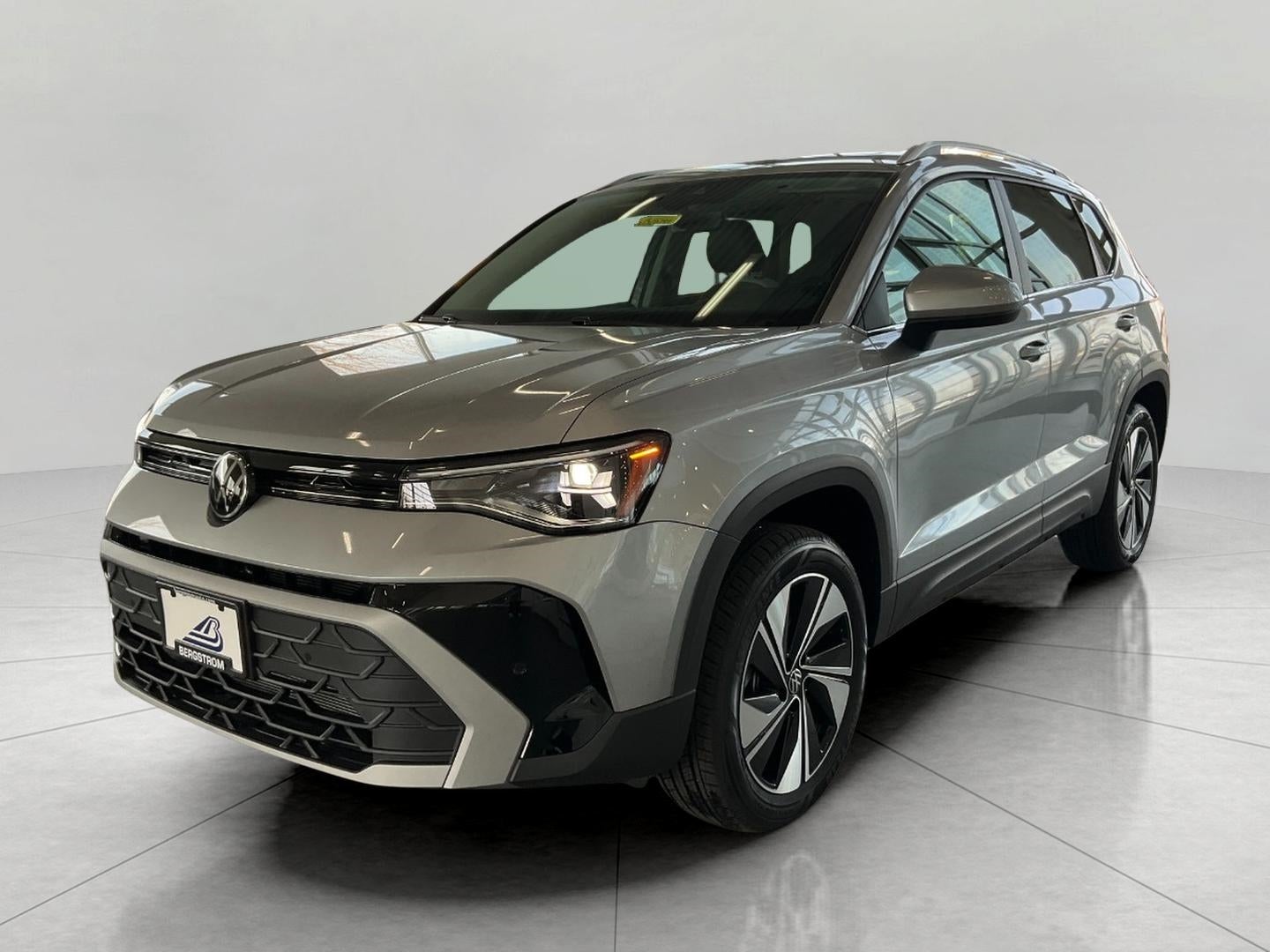 2026 Volkswagen Taos SE 4MOTION