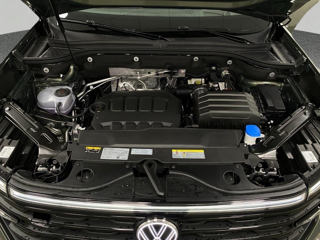 2026 Volkswagen Atlas Cross Sport 2.0T SEL R-Line Black 4MOTION