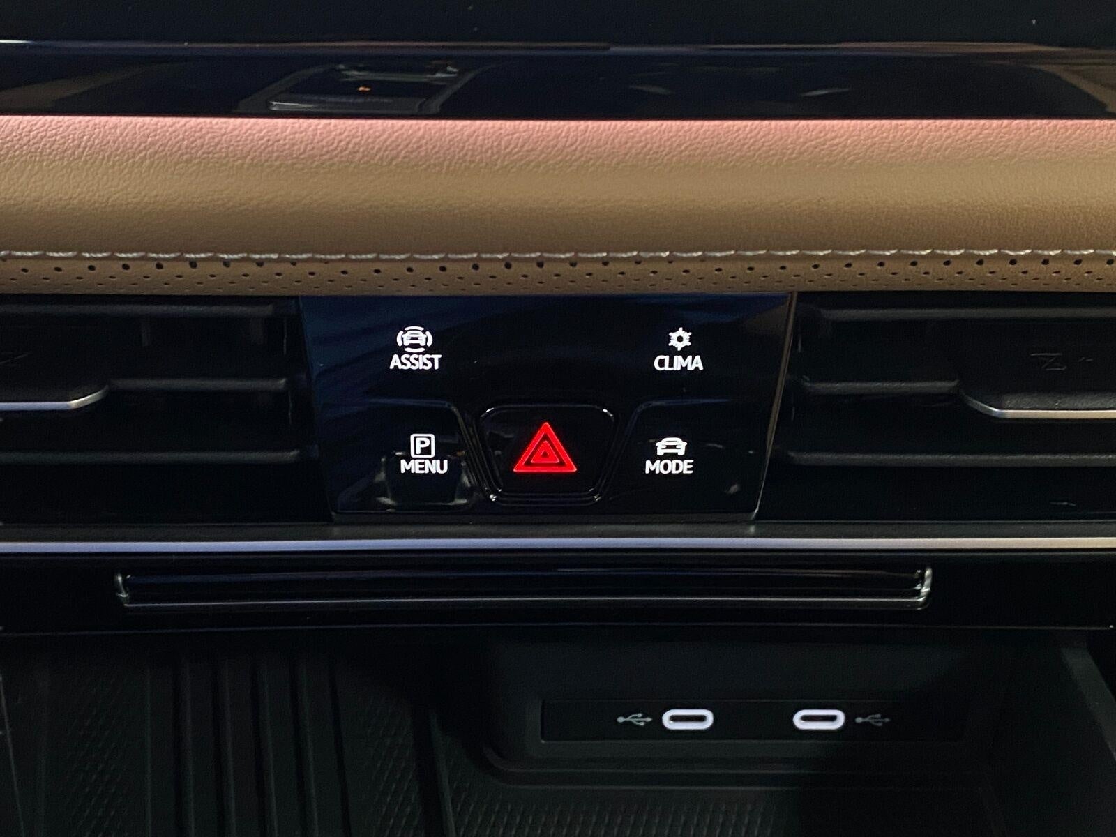 2026 Volkswagen Atlas Cross Sport 2.0T SEL R-Line Black 4MOTION