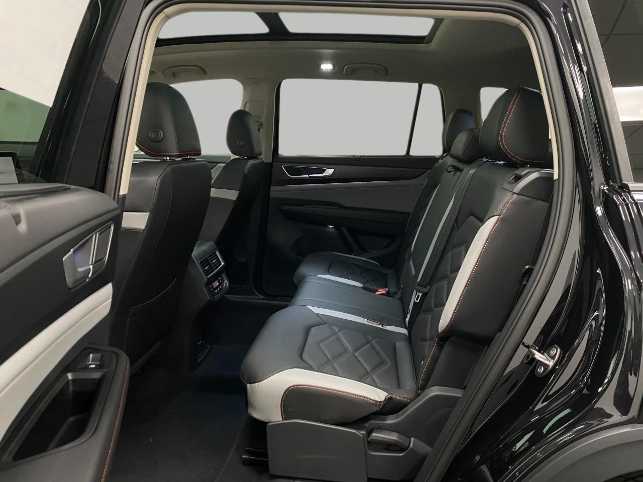 2026 Volkswagen Atlas 2.0T Peak Edition 4MOTION
