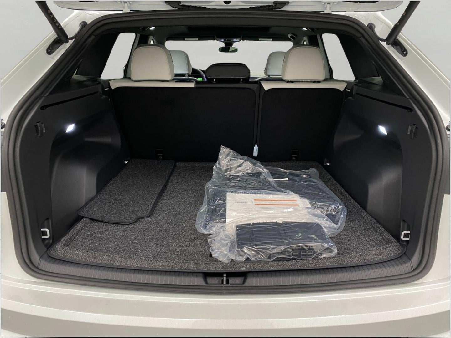 2026 Volkswagen Atlas Cross Sport 2.0T SEL Premium R-Line 4MOTION