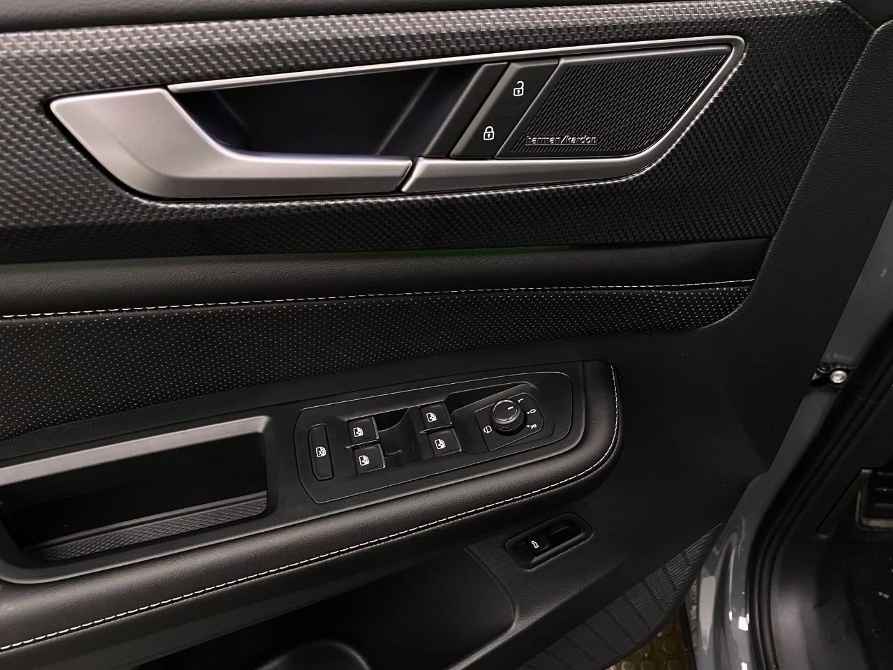 2026 Volkswagen Atlas Cross Sport 2.0T SEL Premium R-Line 4MOTION