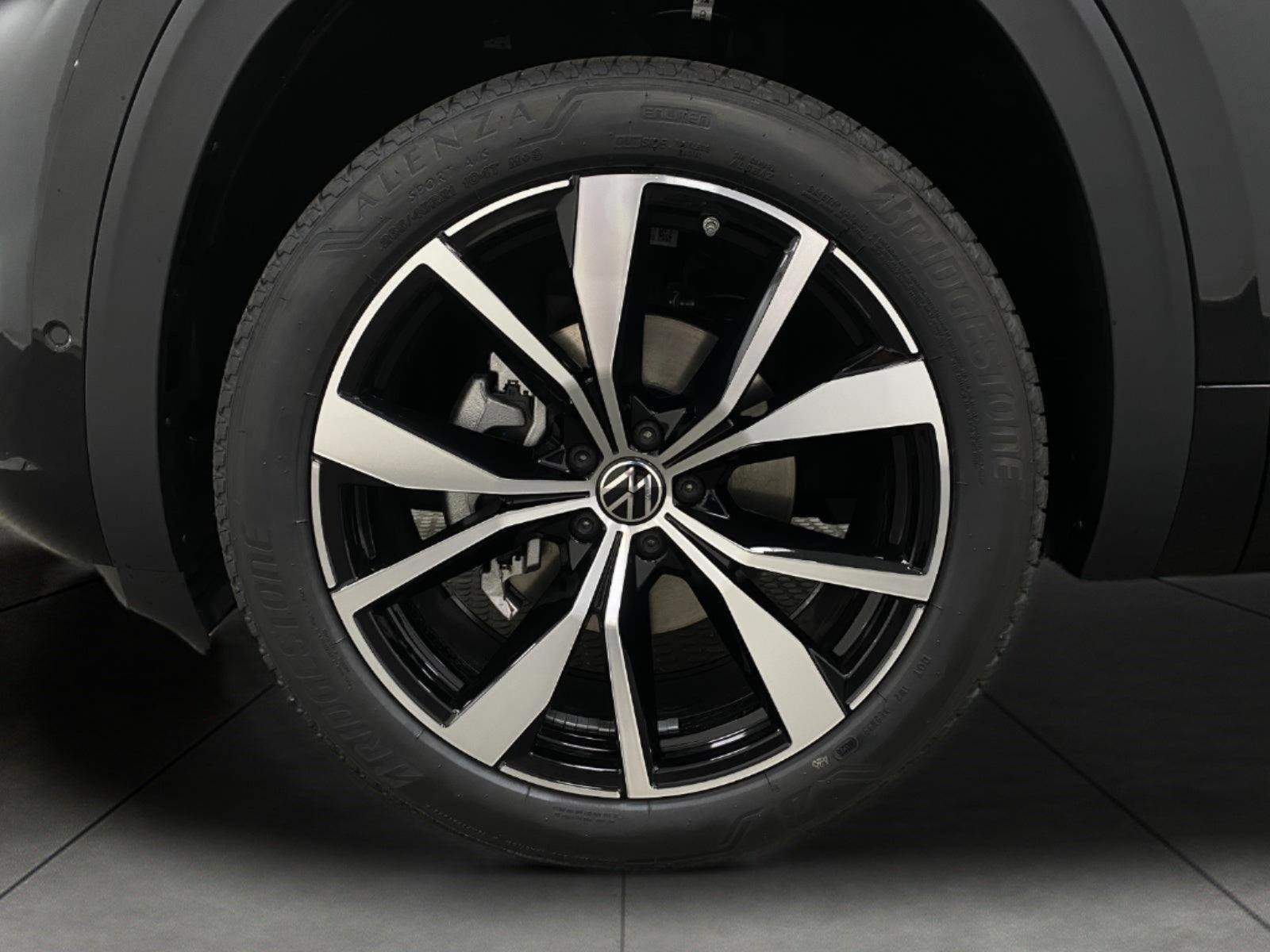 2026 Volkswagen Atlas 2.0T SEL Premium R-Line 4MOTION