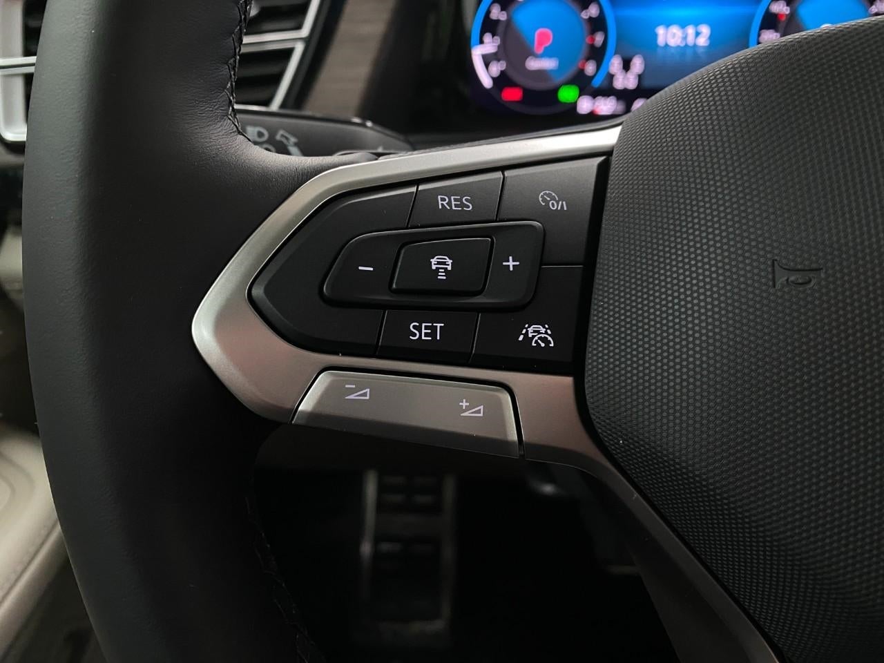 2026 Volkswagen Atlas 2.0T SEL Premium R-Line 4MOTION