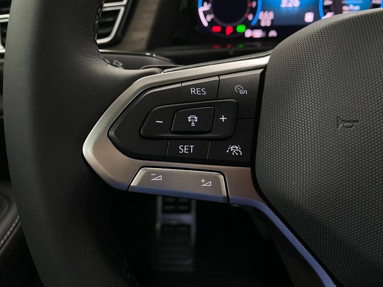 2026 Volkswagen Atlas 2.0T SEL Premium R-Line 4MOTION