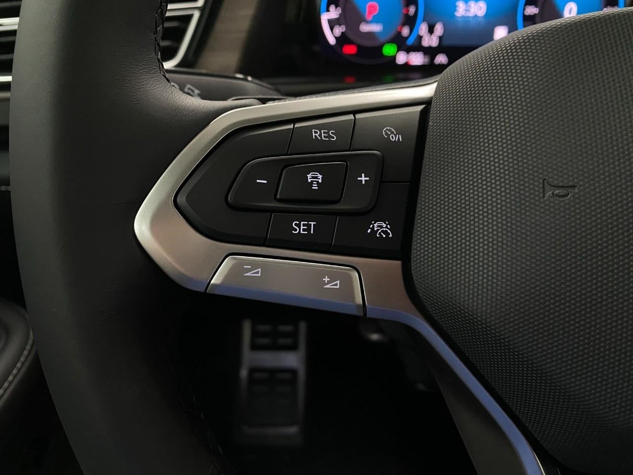 2026 Volkswagen Atlas 2.0T SEL Premium R-Line 4MOTION