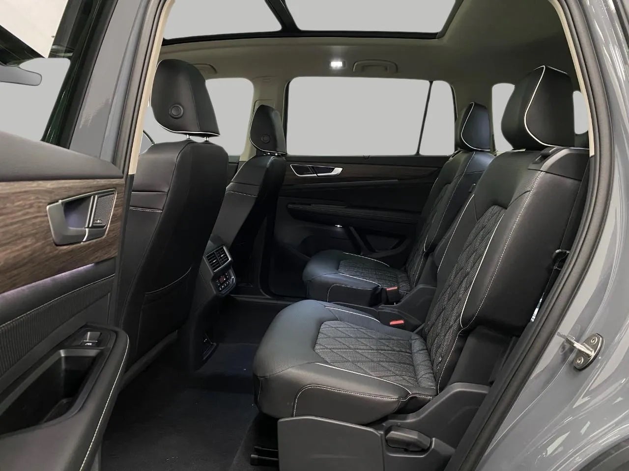 2026 Volkswagen Atlas 2.0T SEL Premium R-Line 4MOTION