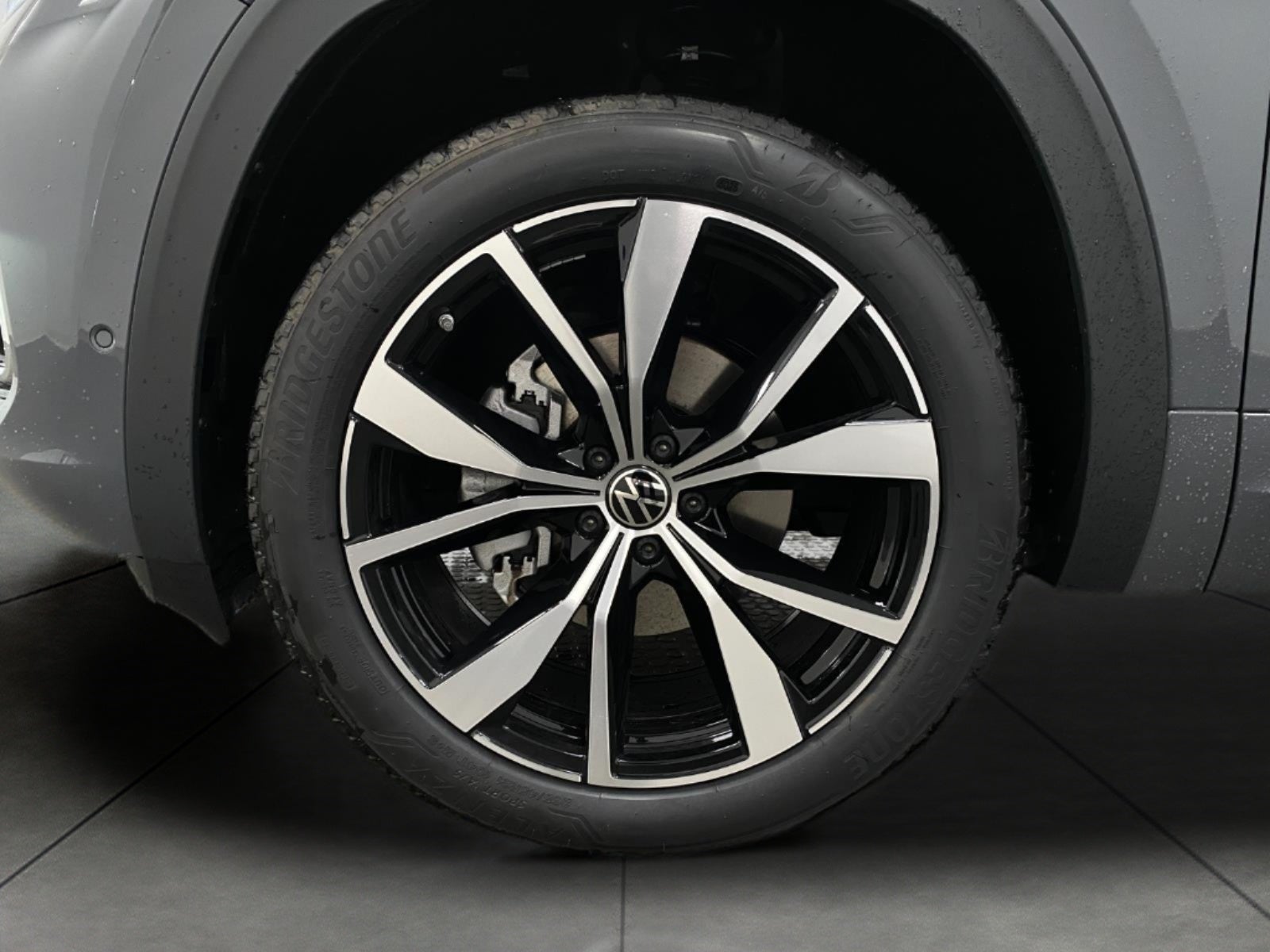 2026 Volkswagen Atlas 2.0T SEL Premium R-Line 4MOTION