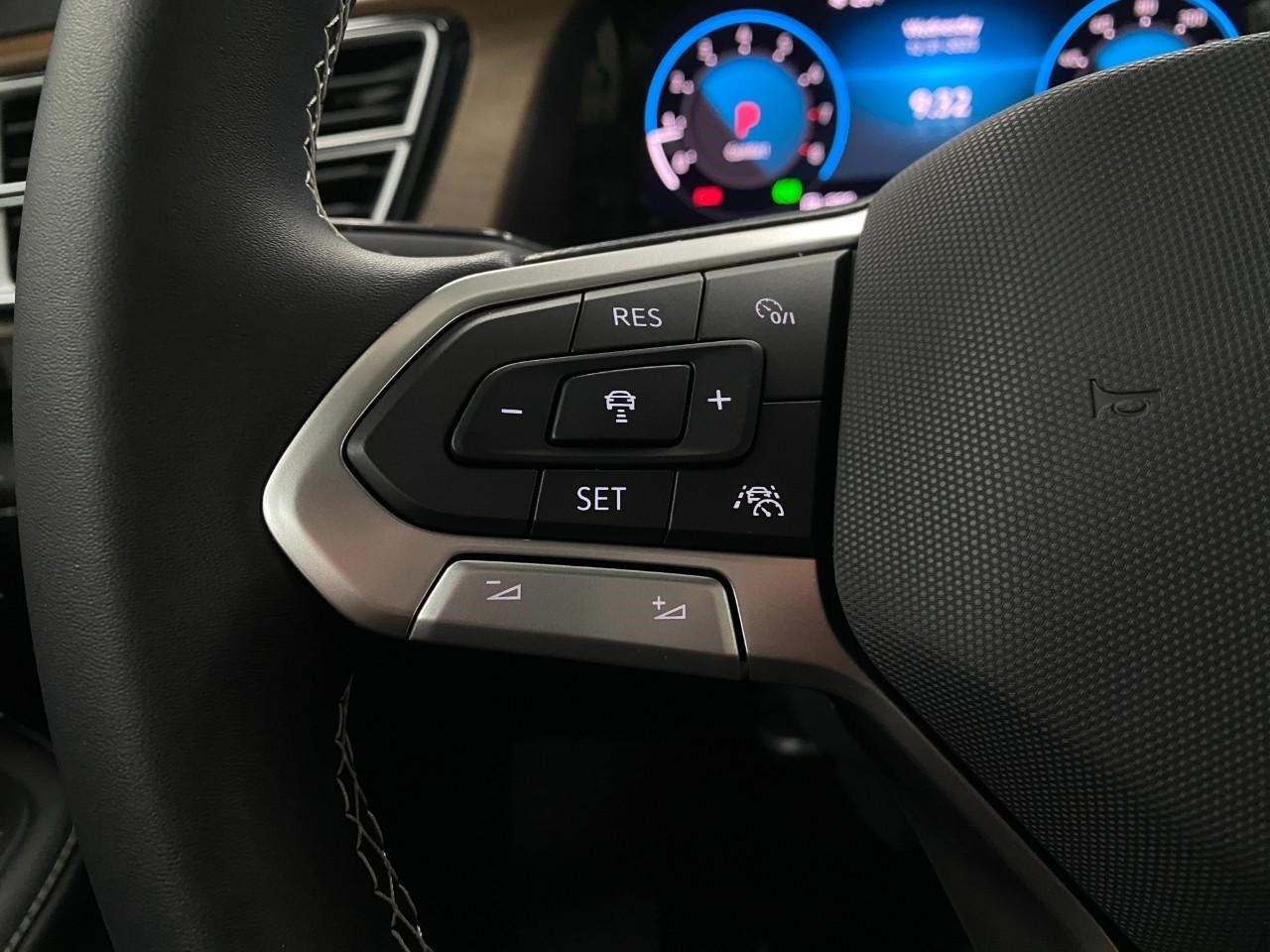 2026 Volkswagen Atlas 2.0T SE w/Technology 4MOTION