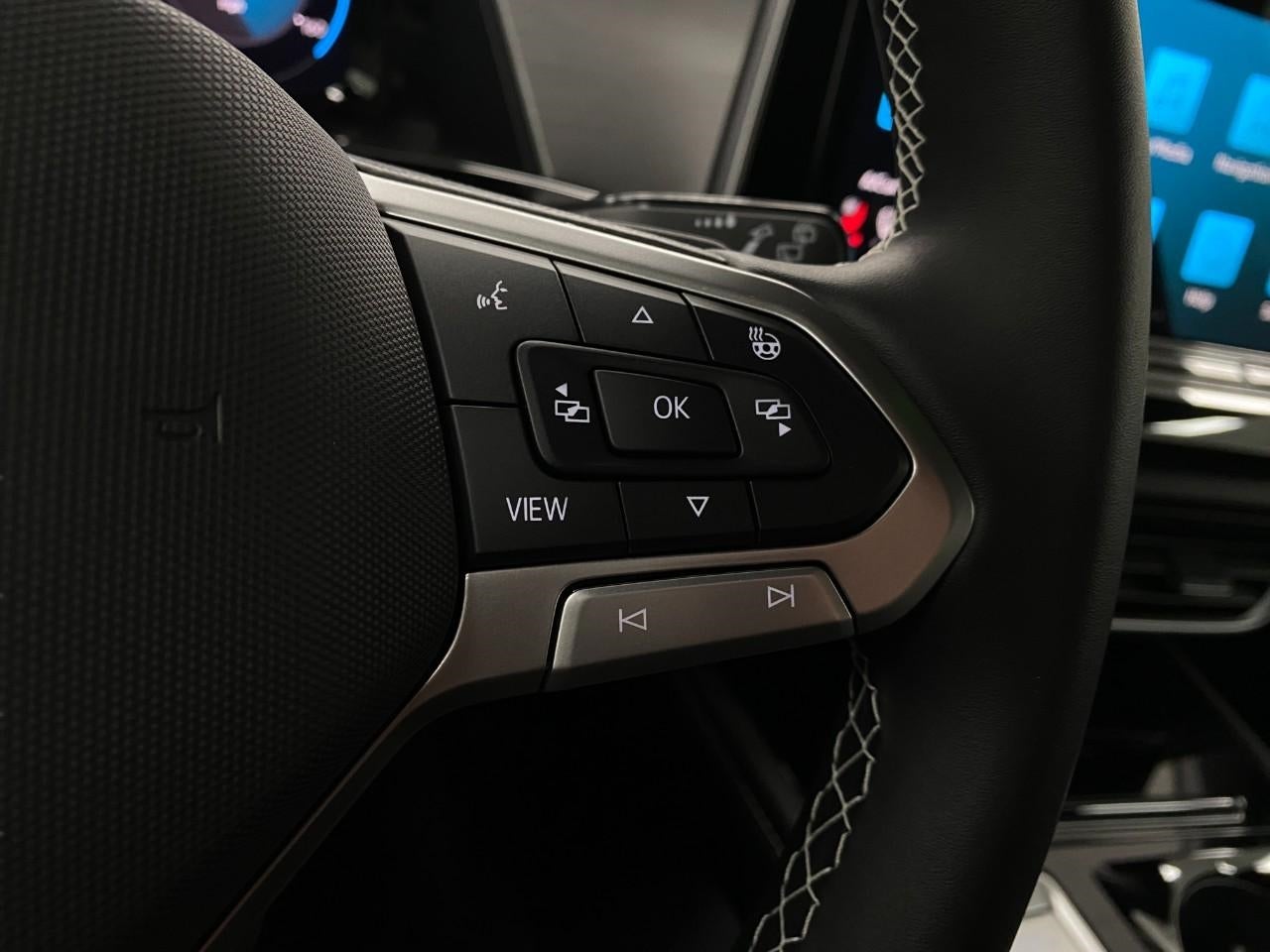 2026 Volkswagen Atlas Cross Sport 2.0T SE w/Technology 4MOTION