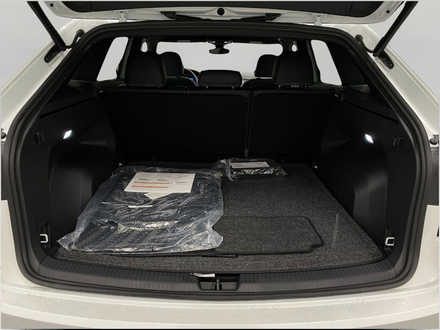 2026 Volkswagen Atlas Cross Sport 2.0T SE w/Technology 4MOTION